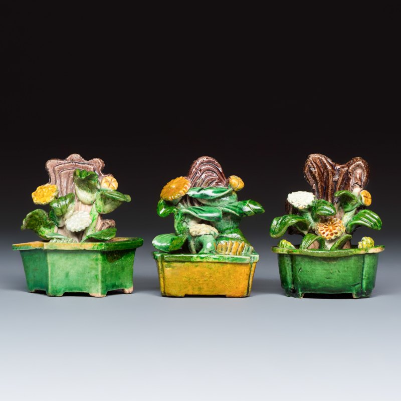 Three Chinese famille verte sancai biscuit 'Jardinière' incense stick holders - 图2
