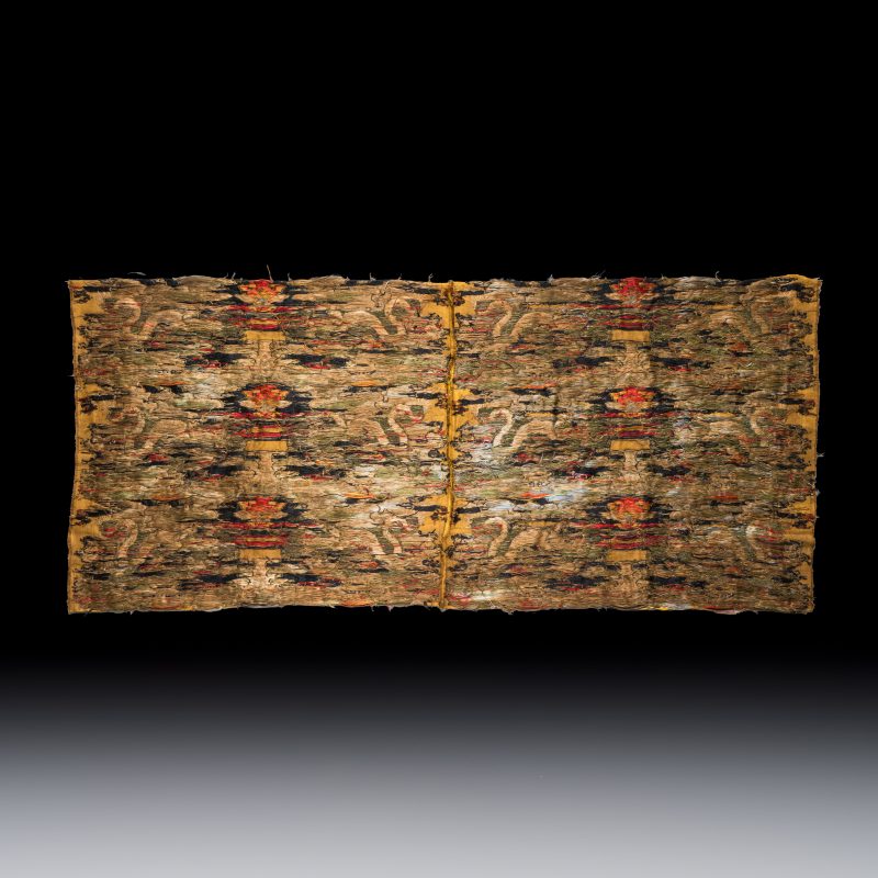 A rare Chinese peacock-feather brocade 'Dragons amid Clouds and Waves' panel - 图2