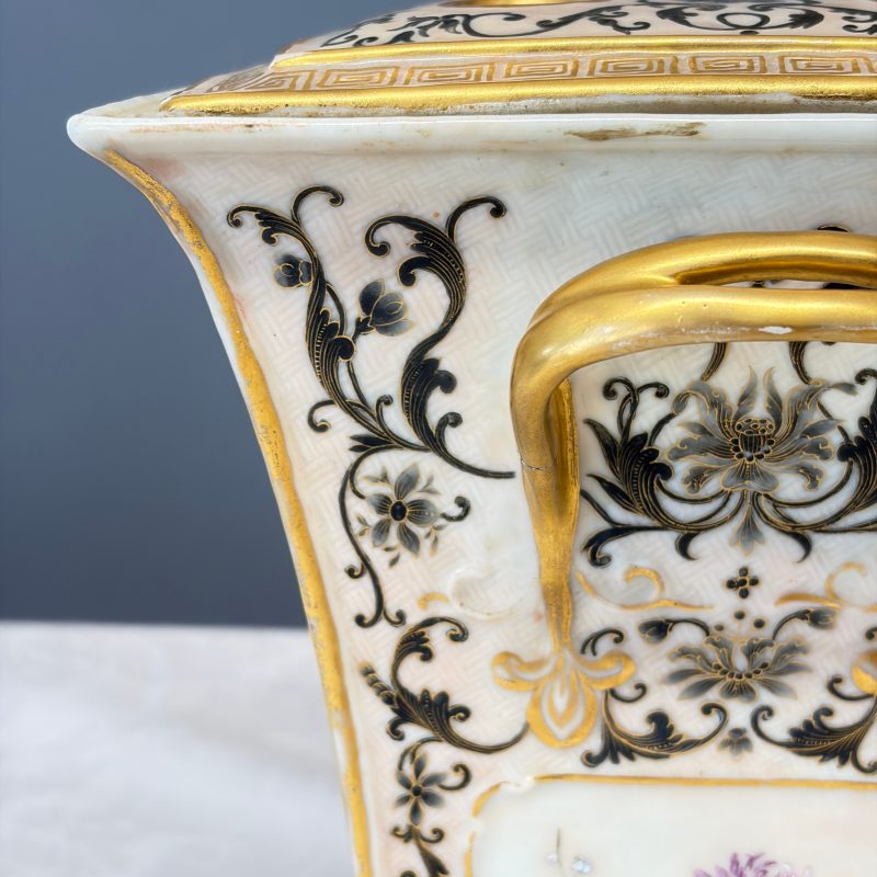 A pair of extremely rare Chinese Canton famille rose bough pots - 图70