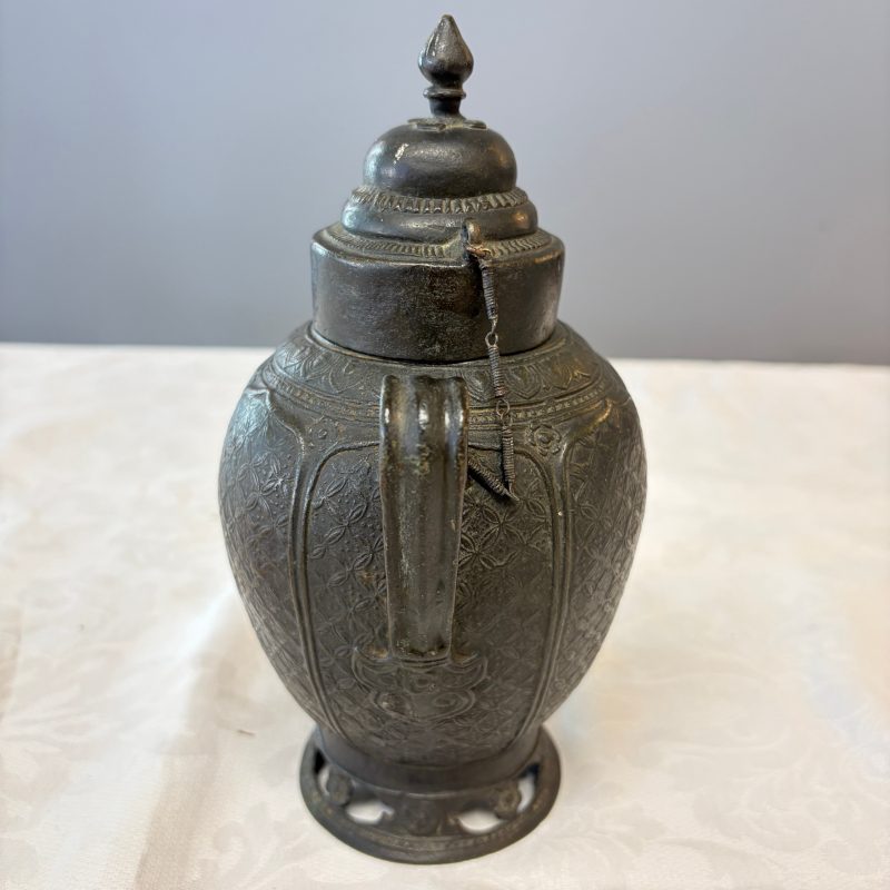 A Vietnamese bronze ewer and cover - 图10