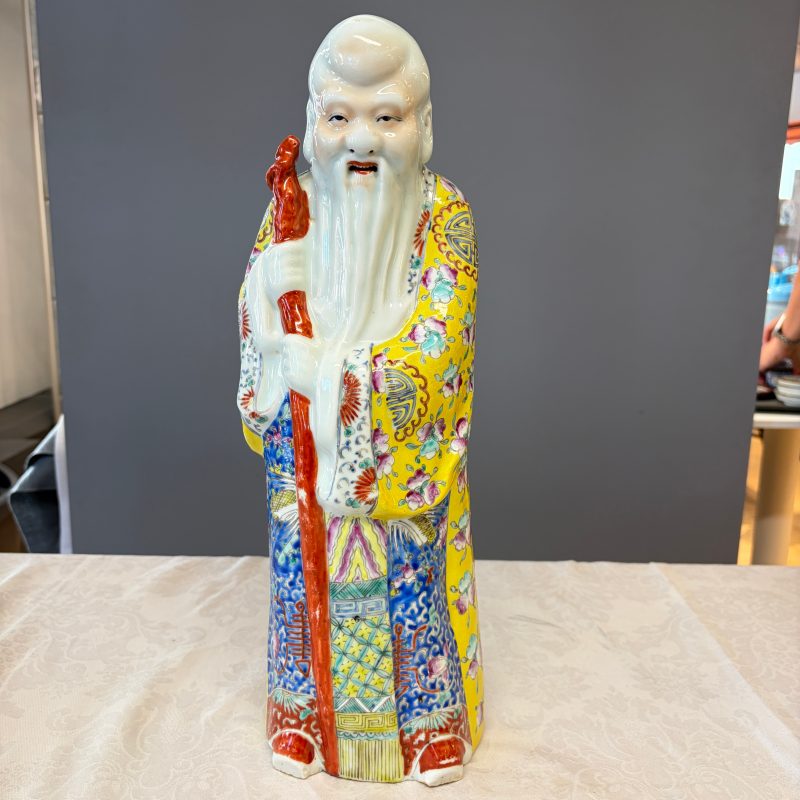 Two Chinese famille rose figures of star gods - 图9