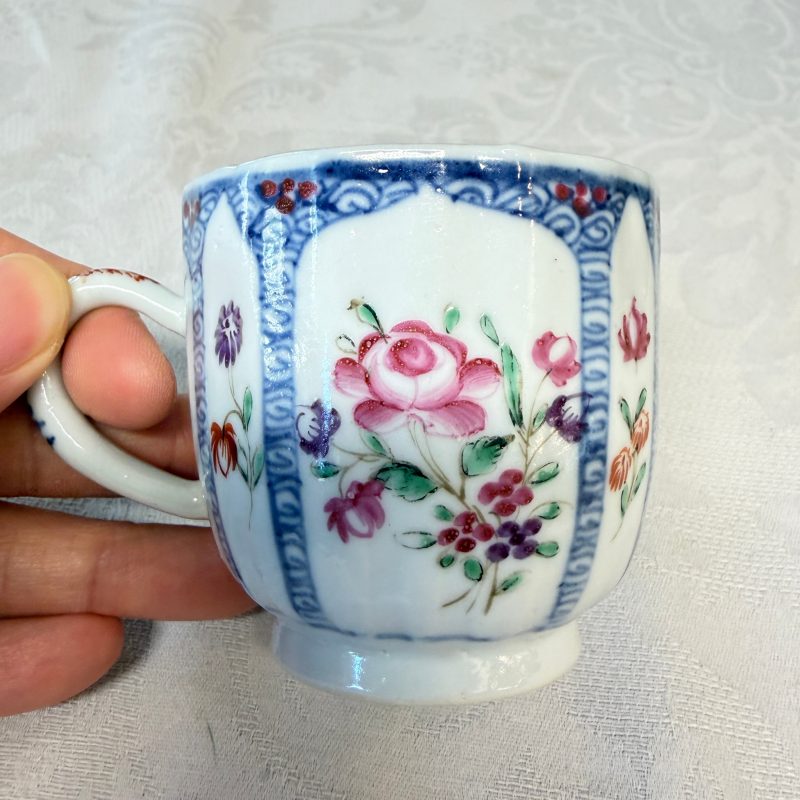 11 Chinese famille rose wares, one with gilt-bronze mounts - 图22