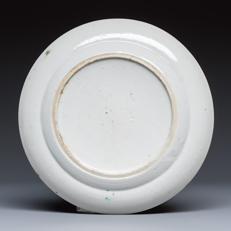 A set of six Chinese Canton famille verte plates with narrative design - 图3
