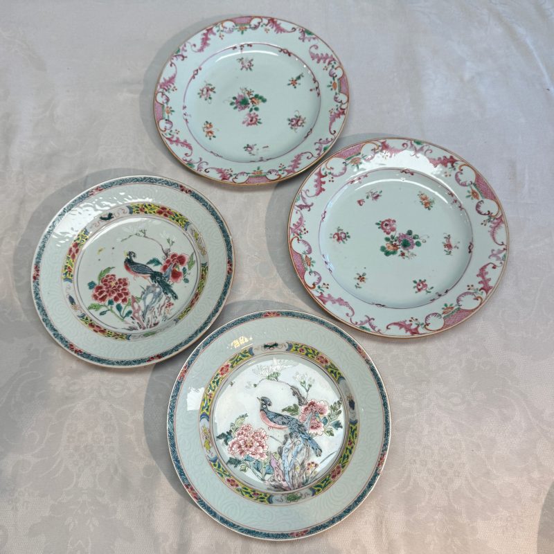 Two pairs of Chinese famille rose plates - 图10