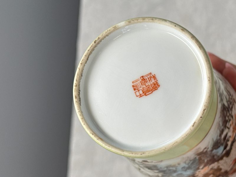 A pair of Chinese polychrome semi-eggshell 'birds among blossoming plum branches' vases - 图13