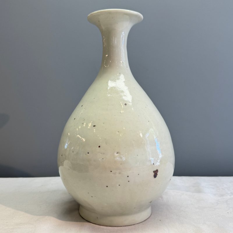 A Chinese white-glazed 'Yuhuchunping' vase - 图8