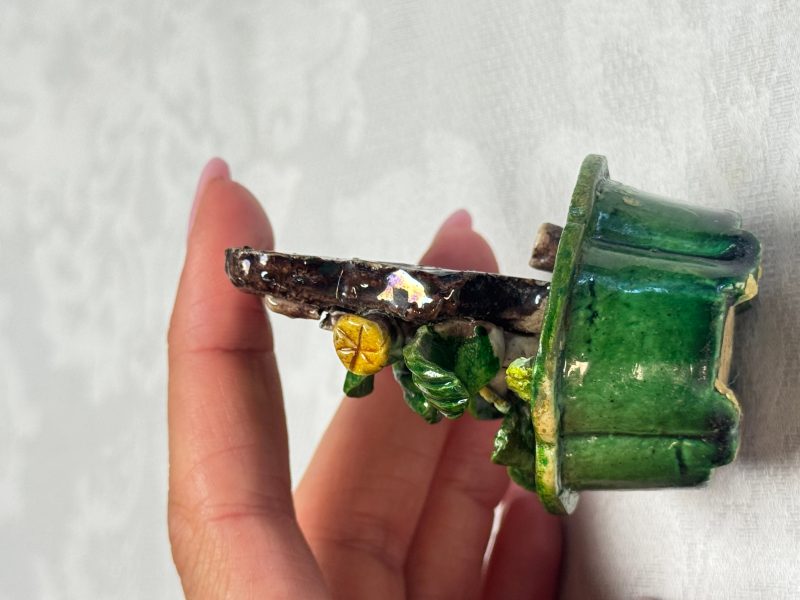 Three Chinese famille verte sancai biscuit 'Jardinière' incense stick holders - 图12