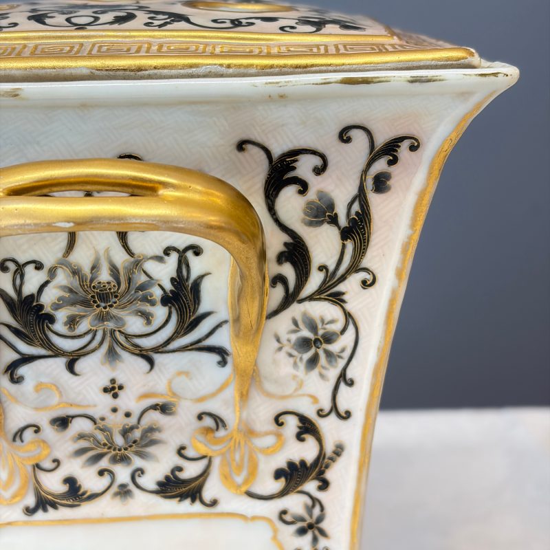 A pair of extremely rare Chinese Canton famille rose bough pots - 图71