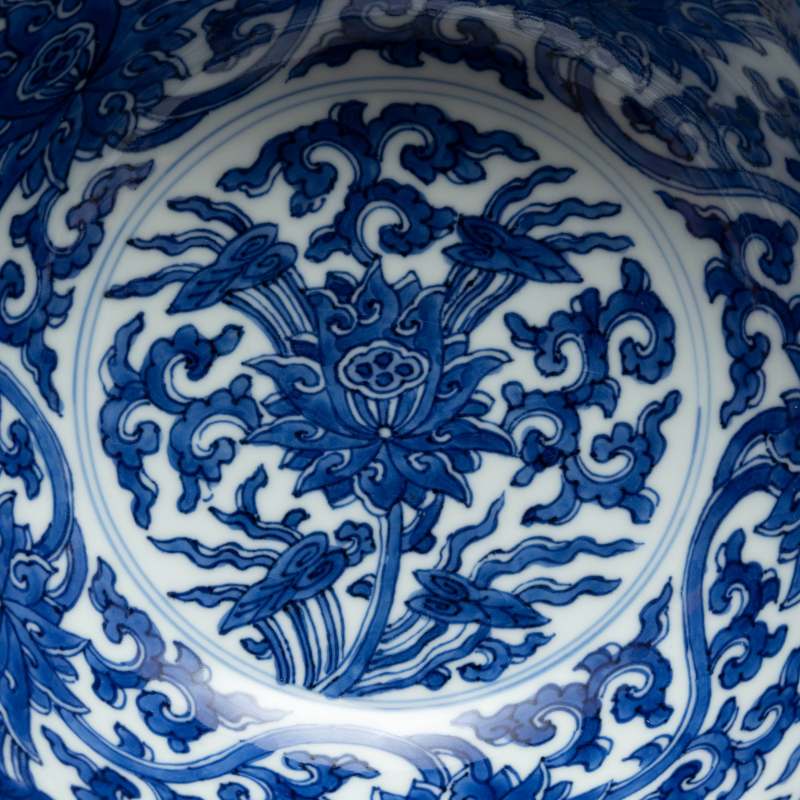 A blue and white 'lotus' bowl, Kangxi mark and of the period (1662-1722) - 图6