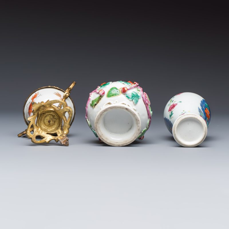 11 Chinese famille rose wares, one with gilt-bronze mounts - 图21