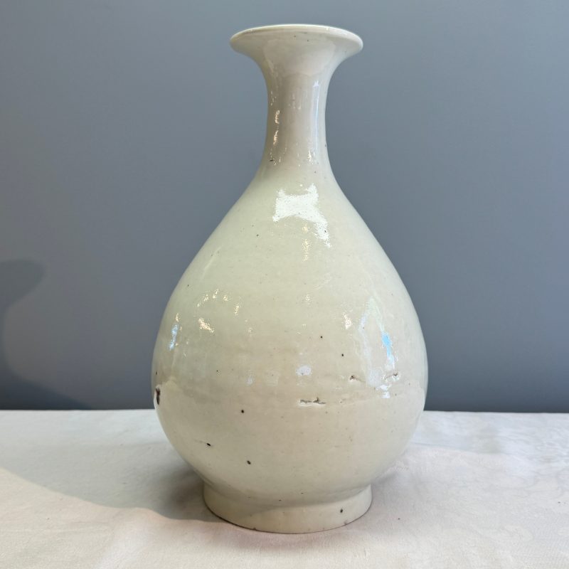 A Chinese white-glazed 'Yuhuchunping' vase - 图9