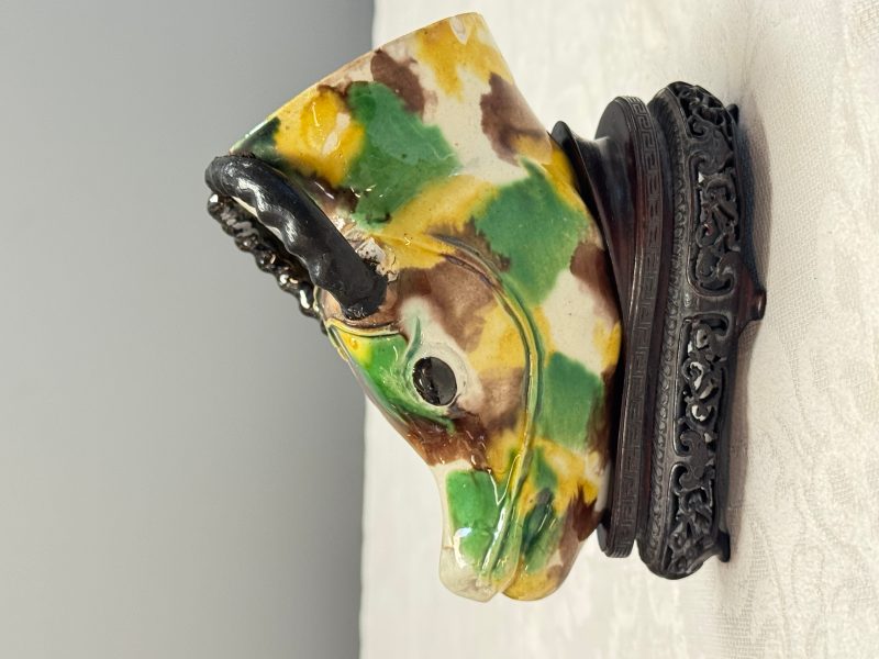 A Chinese famille verte sancai biscuit rhyton or libation cup in the shape of a buffalo head - 图10
