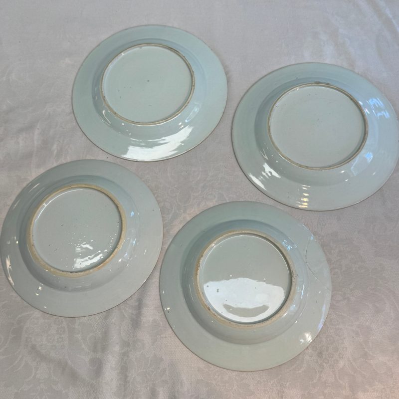 Two pairs of Chinese famille rose plates - 图11