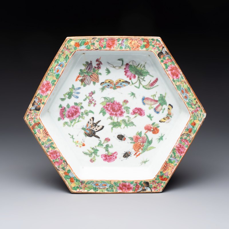 A Chinese Canton famille rose hexagonal planter and stand with narrative design - 图8