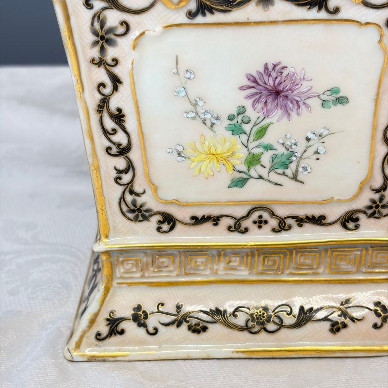 A pair of extremely rare Chinese Canton famille rose bough pots - 图72