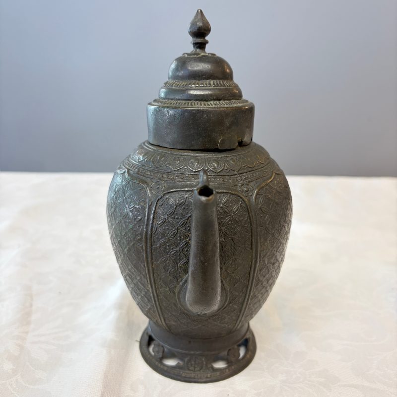 A Vietnamese bronze ewer and cover - 图12