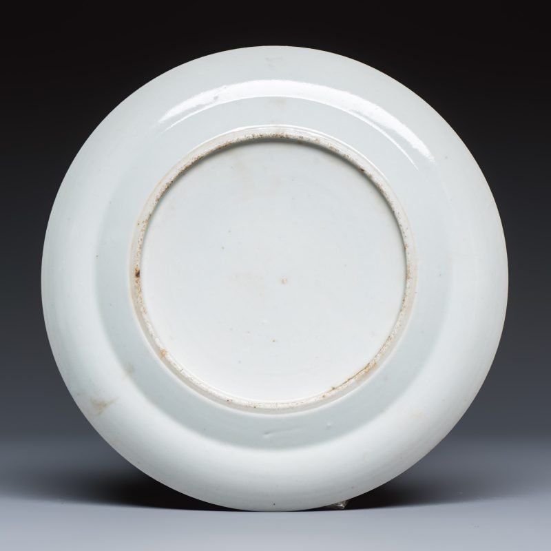 A set of six Chinese Canton famille verte plates with narrative design - 图5