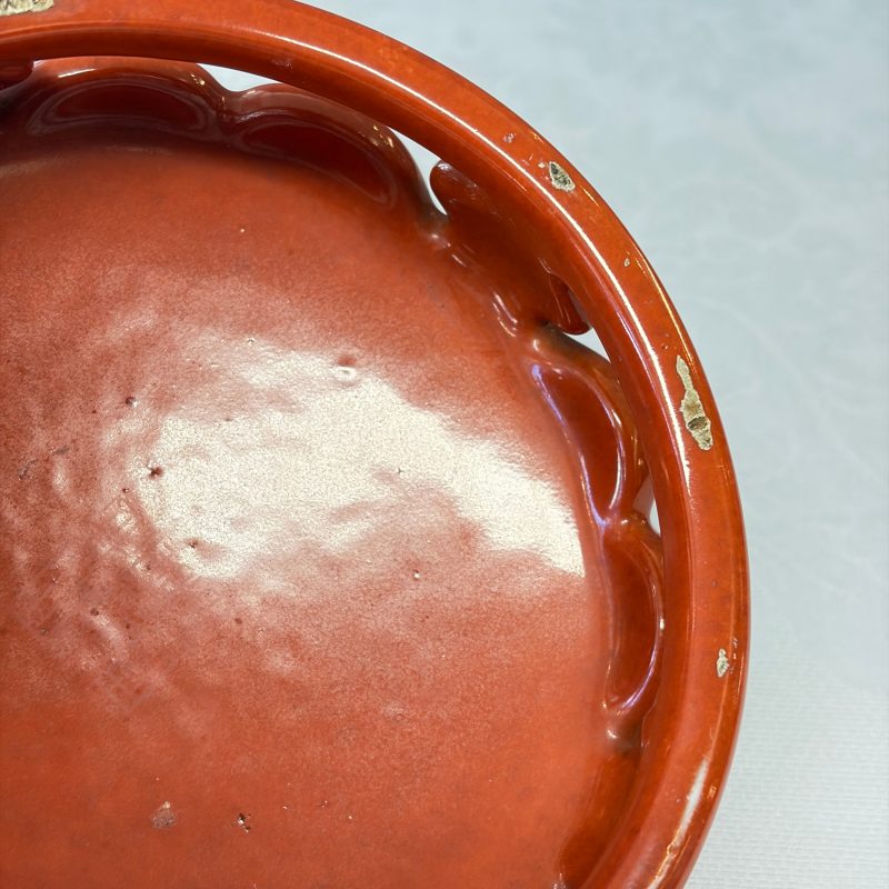 A Chinese gilt-decorated coral-red-glazed stand - 图19