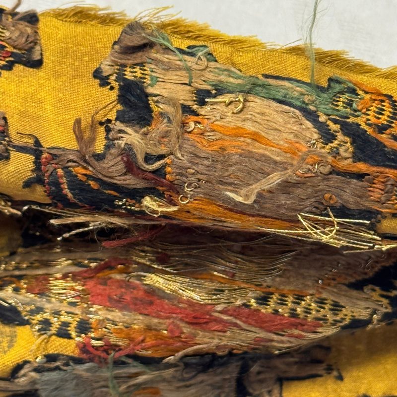 A small Chinese gold-thread brocade 'Dragon' panel - 图15
