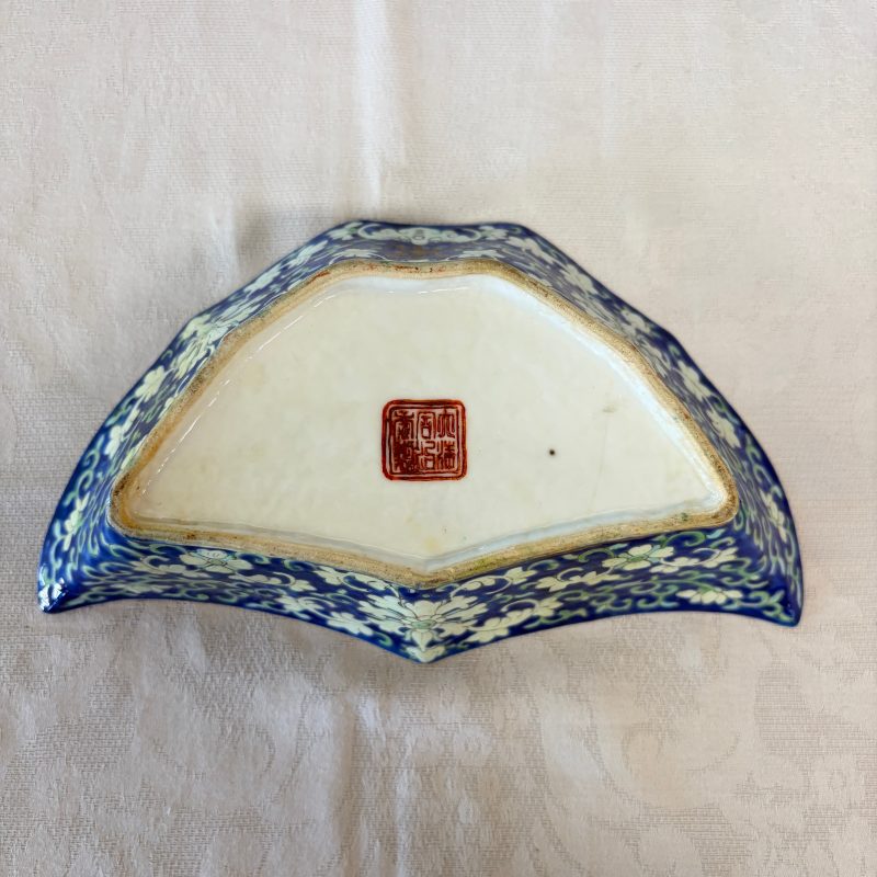 A Chinese polychrome-enamelled nine-piece sweetmeat set in a gilt-lacquered box - 图51