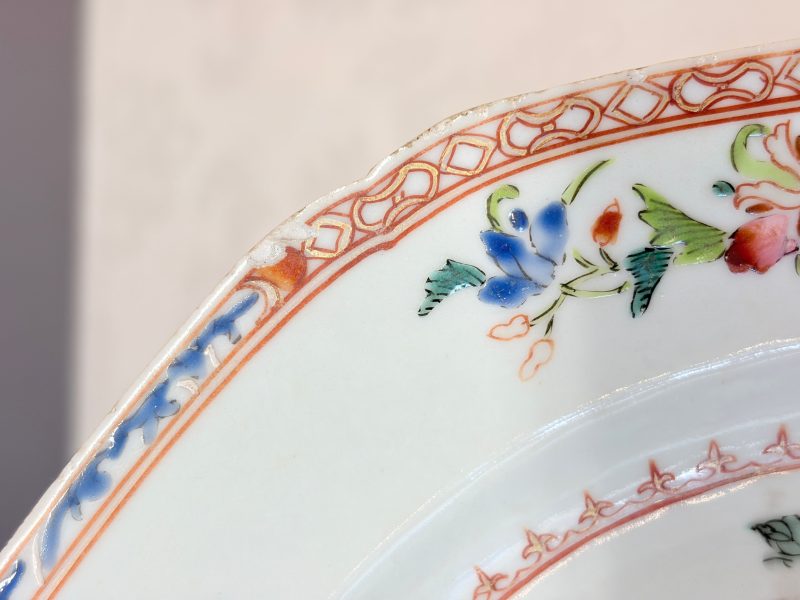 Two pairs of Chinese famille rose plates - 图10