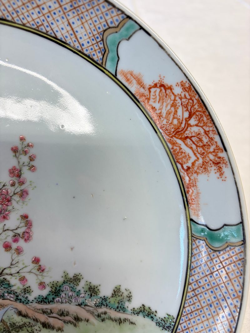 A Chinese famille rose 'Liuhai and the Three-Legged Toad' dish - 图5