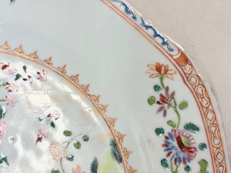 Two pairs of Chinese famille rose plates - 图11