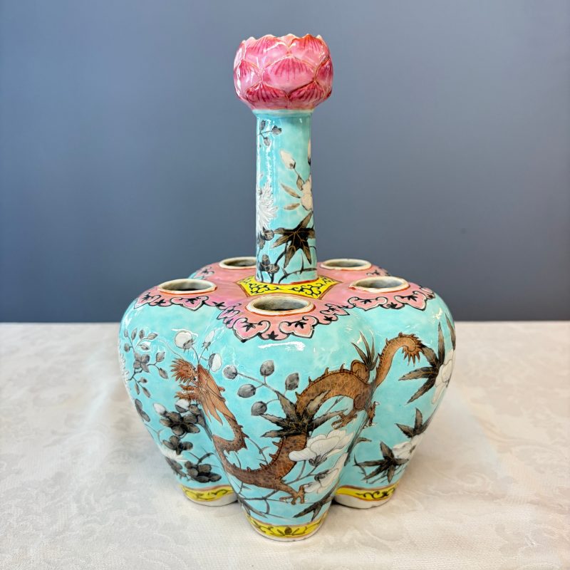 A Chinese famille rose turquoise-ground Dayazhai-style 'Dragons' vase - 图8