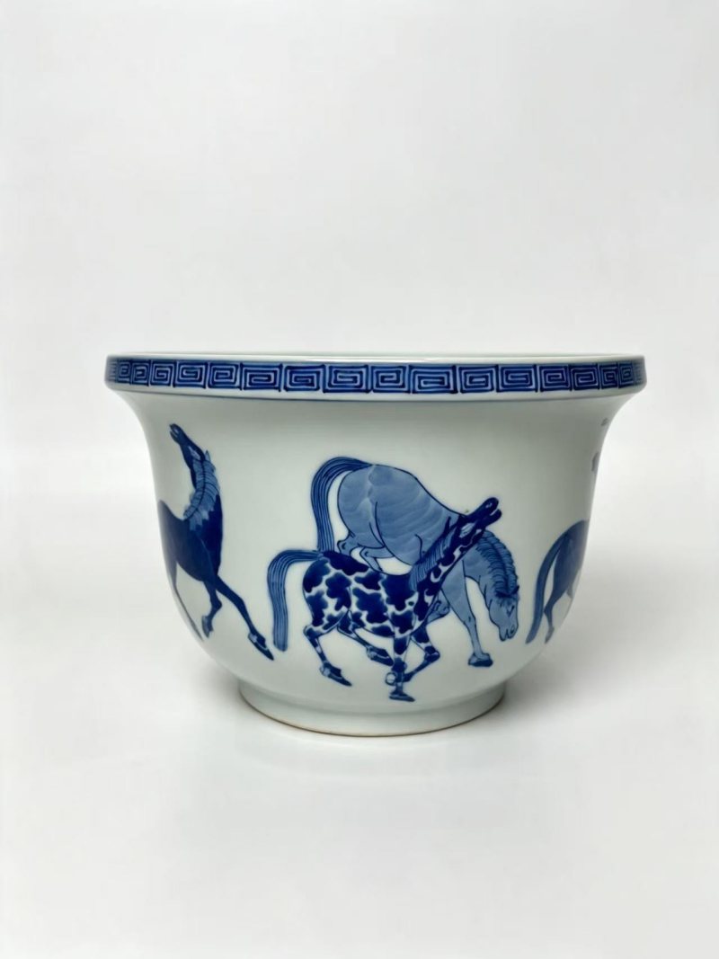 清晚期 青花骏马图花盆 - 图1