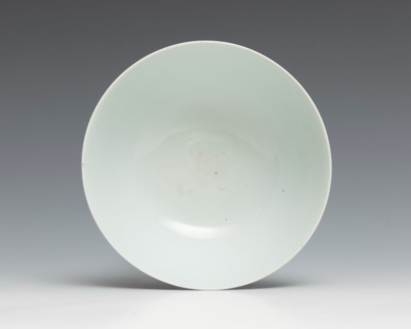 A pair of blue-glazed bowls, Qianlong mark and of the period (1736-1795) - 图7