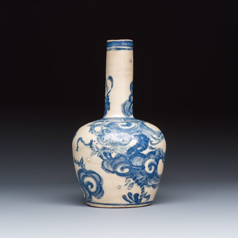 A Vietnamese blue and white 'Dragon' vase - 图2