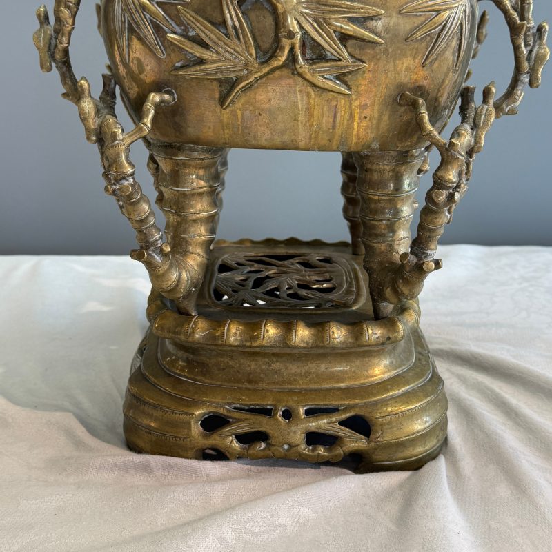A Vietnamese bronze covered censer and stand - 图27