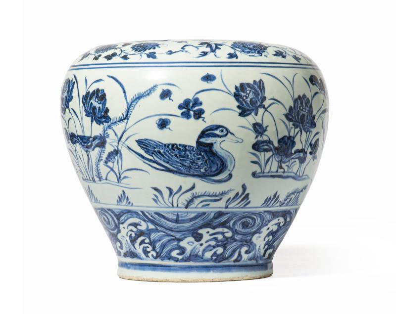 A rare blue and white 'mandarin ducks and lotus' jar, Guan - 图2