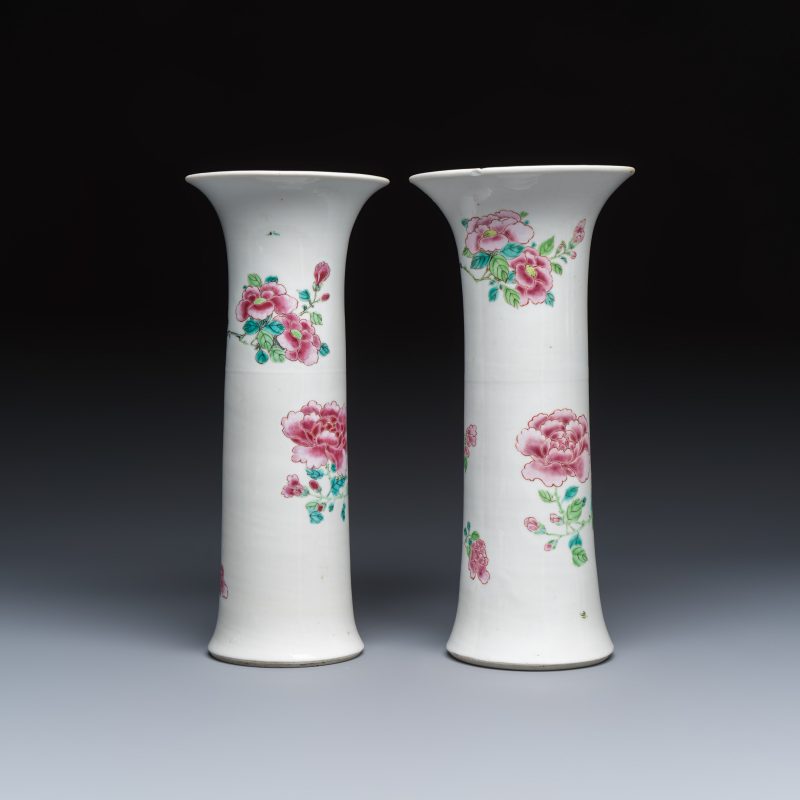 A Chinese famille rose four-piece garniture with floral design - 图4