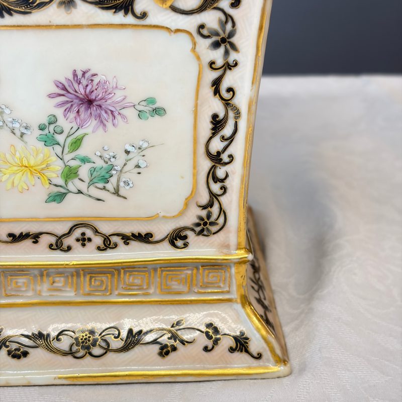 A pair of extremely rare Chinese Canton famille rose bough pots - 图73