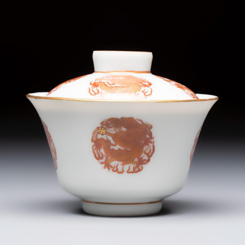 A fine Chinese iron-red and gilt-decorated 'Dragon' covered tea bowl with stand - 图6