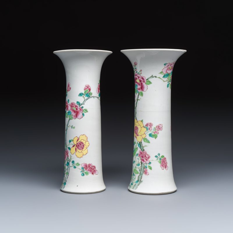 A Chinese famille rose four-piece garniture with floral design - 图3