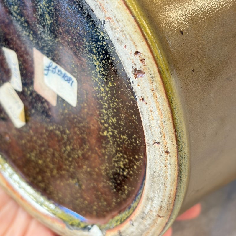 A Chinese teadust-glazed vase - 图27