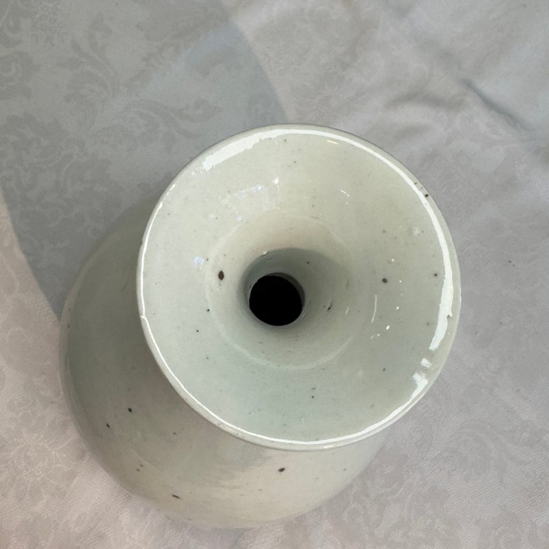 A Chinese white-glazed 'Yuhuchunping' vase - 图15