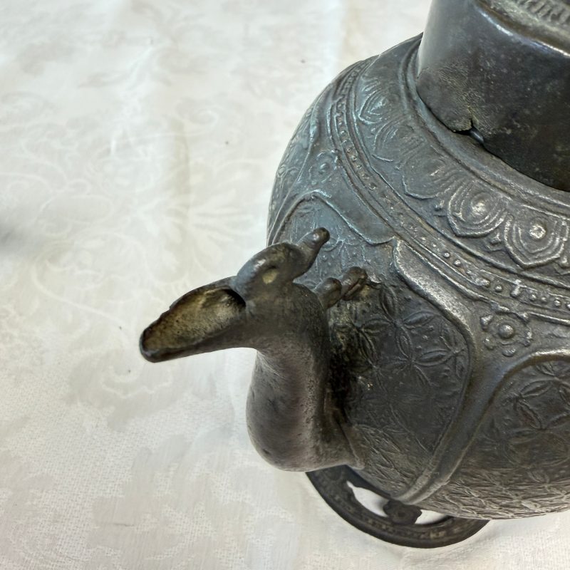 A Vietnamese bronze ewer and cover - 图15
