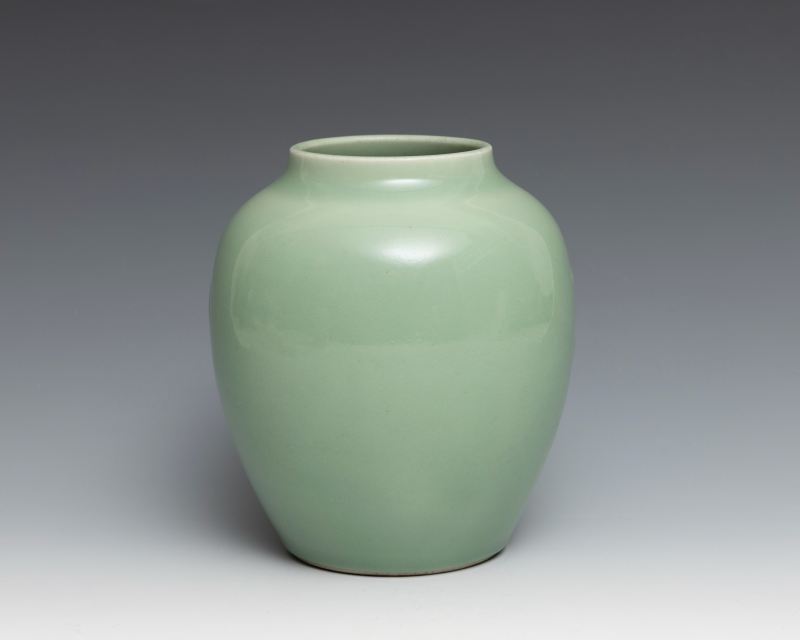 A celadon-glazed jar, Qianlong mark and of the period (1736-1795) - 图4