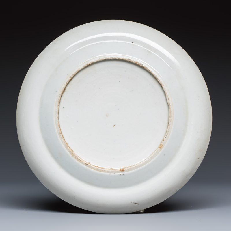 A set of six Chinese Canton famille verte plates with narrative design - 图9
