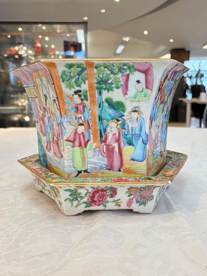 A Chinese Canton famille rose hexagonal planter and stand with narrative design - 图10