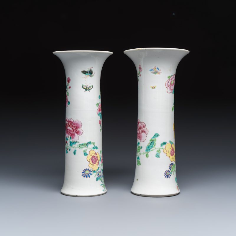 A Chinese famille rose four-piece garniture with floral design - 图5