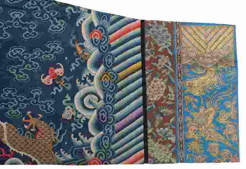 A blue-ground silk kesi dragon summer robe - 图9