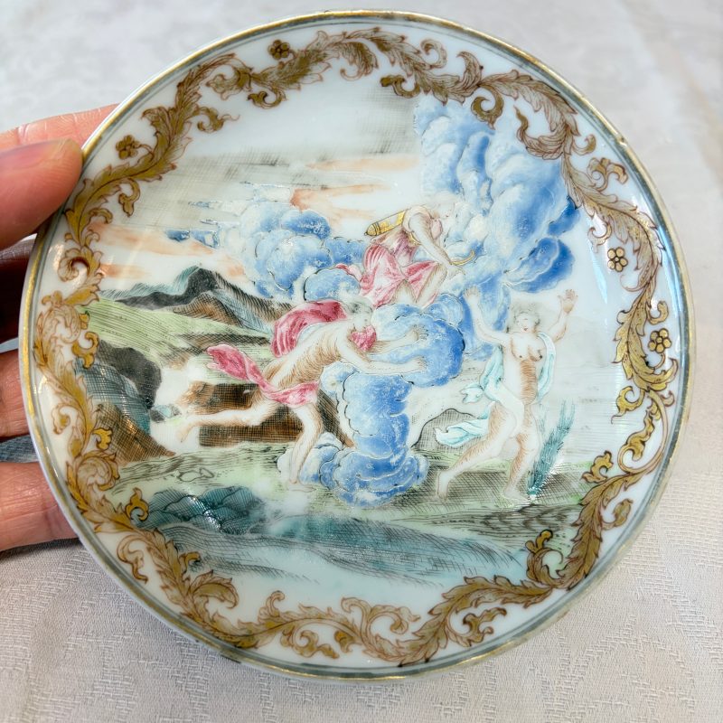 A fine Chinese famille rose mythological subject 'Arethusa, Alpheus and Diana' saucer - 图3