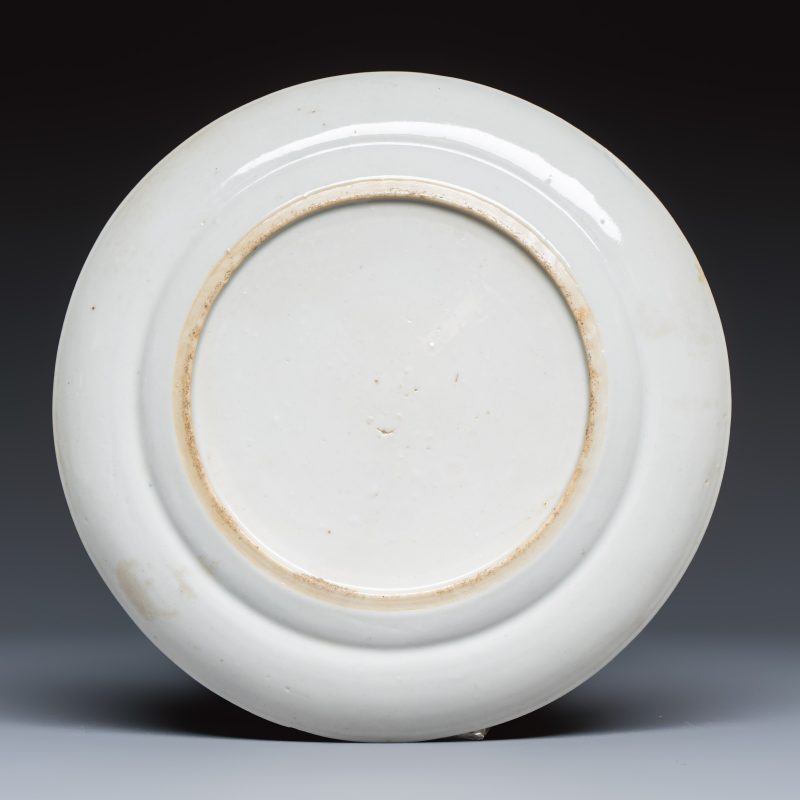 A set of six Chinese Canton famille verte plates with narrative design - 图11