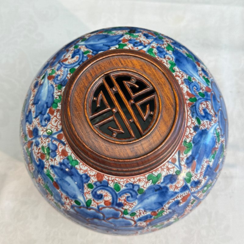 A Chinese wucai 'Peony Scroll' jar - 图19