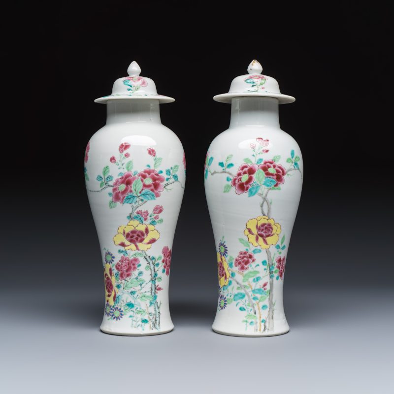 A Chinese famille rose four-piece garniture with floral design - 图8
