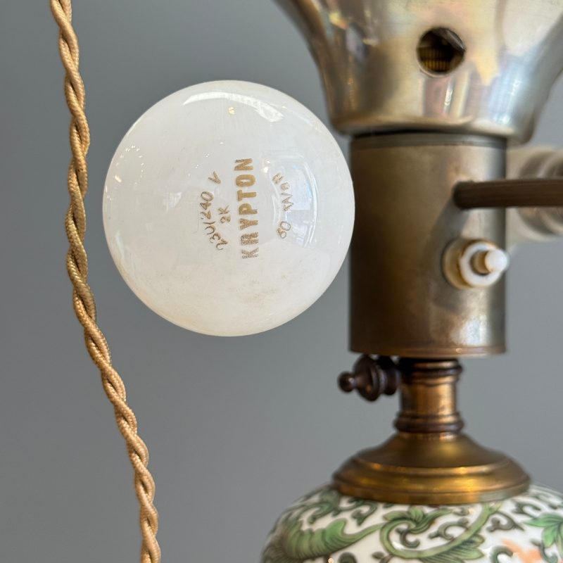 Three Chinese famille rose, verte and iron-red-decorated jars, one mounted as a lamp - 图58